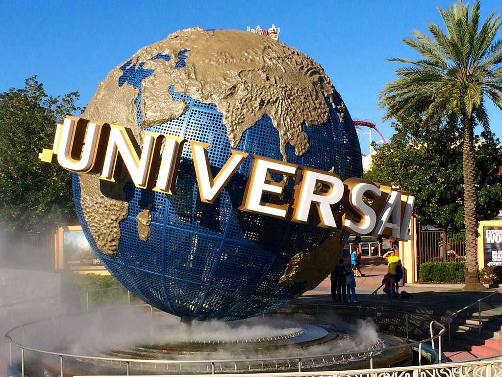 Universal Studios and Disney, tips to survive them
