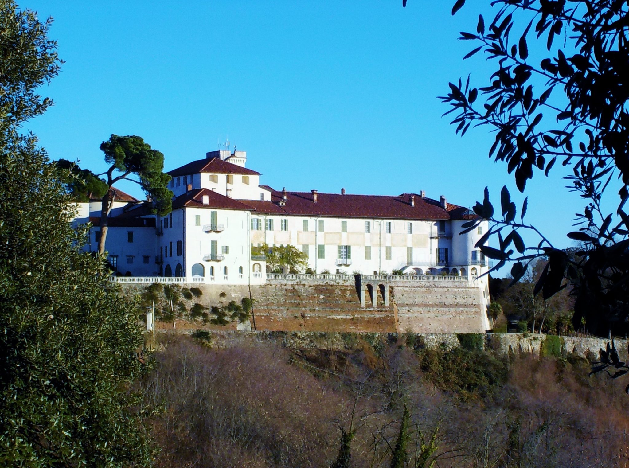 Castello di Masino, terrazzo esterno (Piemonte, Italia)