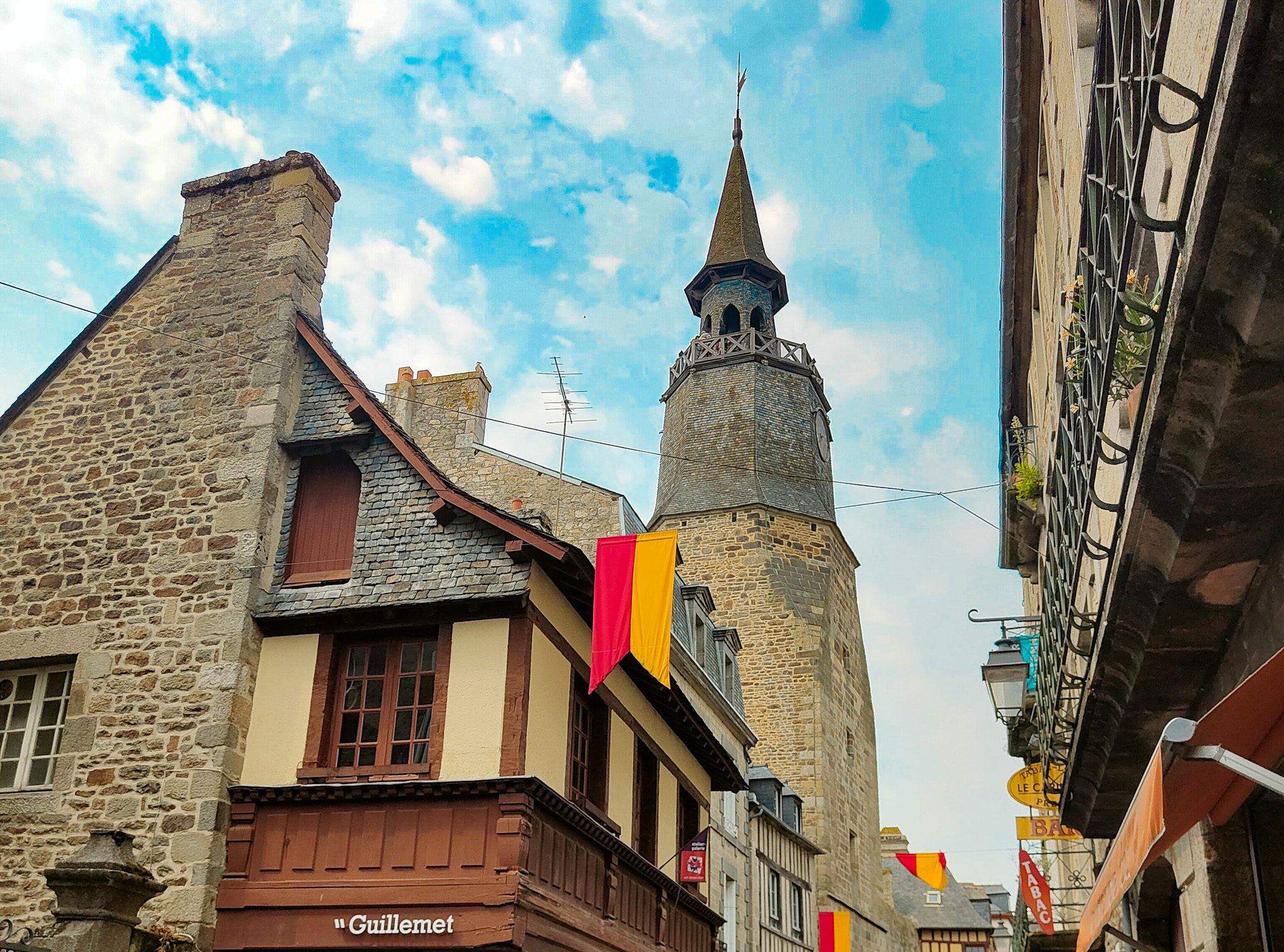 DINAN TORRE OROLOGIO